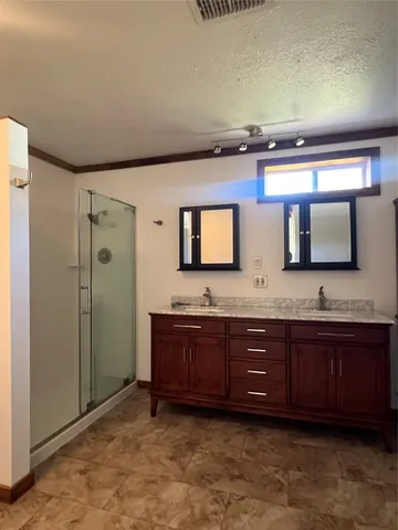 $309,000 | 2 Lee Drive, Huntsville, TX 77320