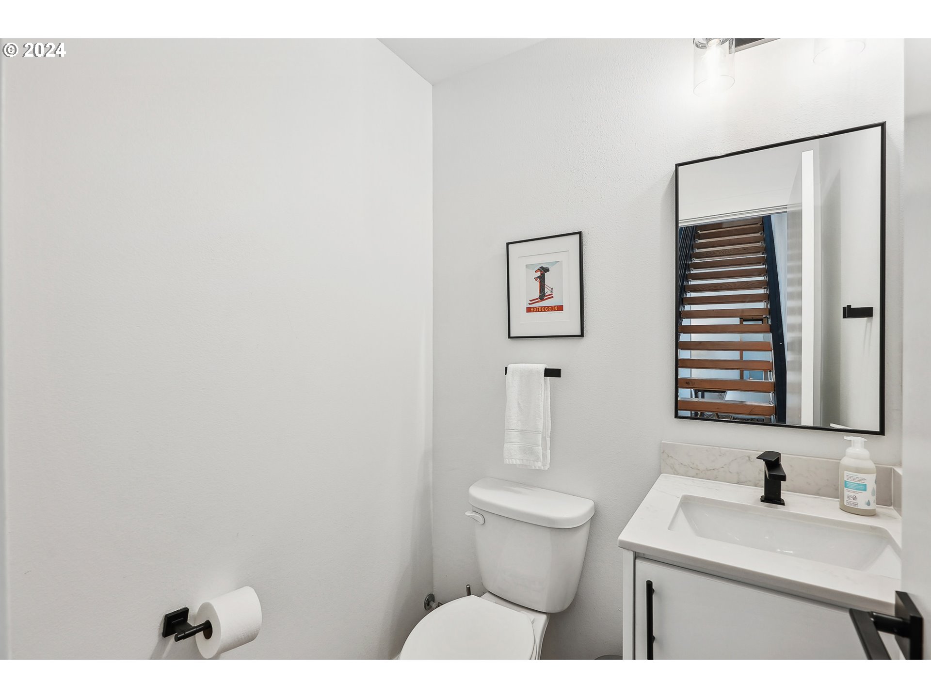 2516 Northeast Flanders Street, Unit 2 Portland, OR 97232 - Photo 12 of 31 Bathroom