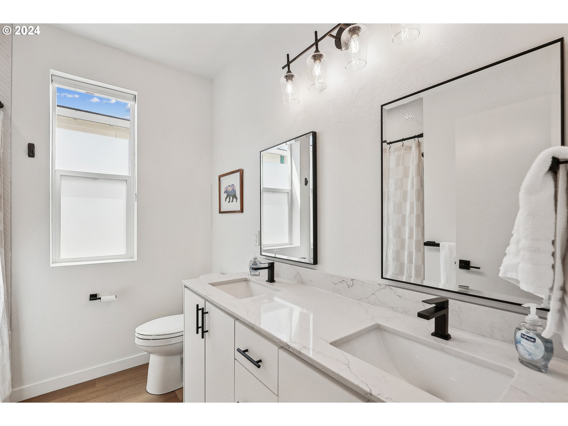 2516 Northeast Flanders Street, Unit 2 Portland, OR 97232 - Photo 20 of 31 Bathroom