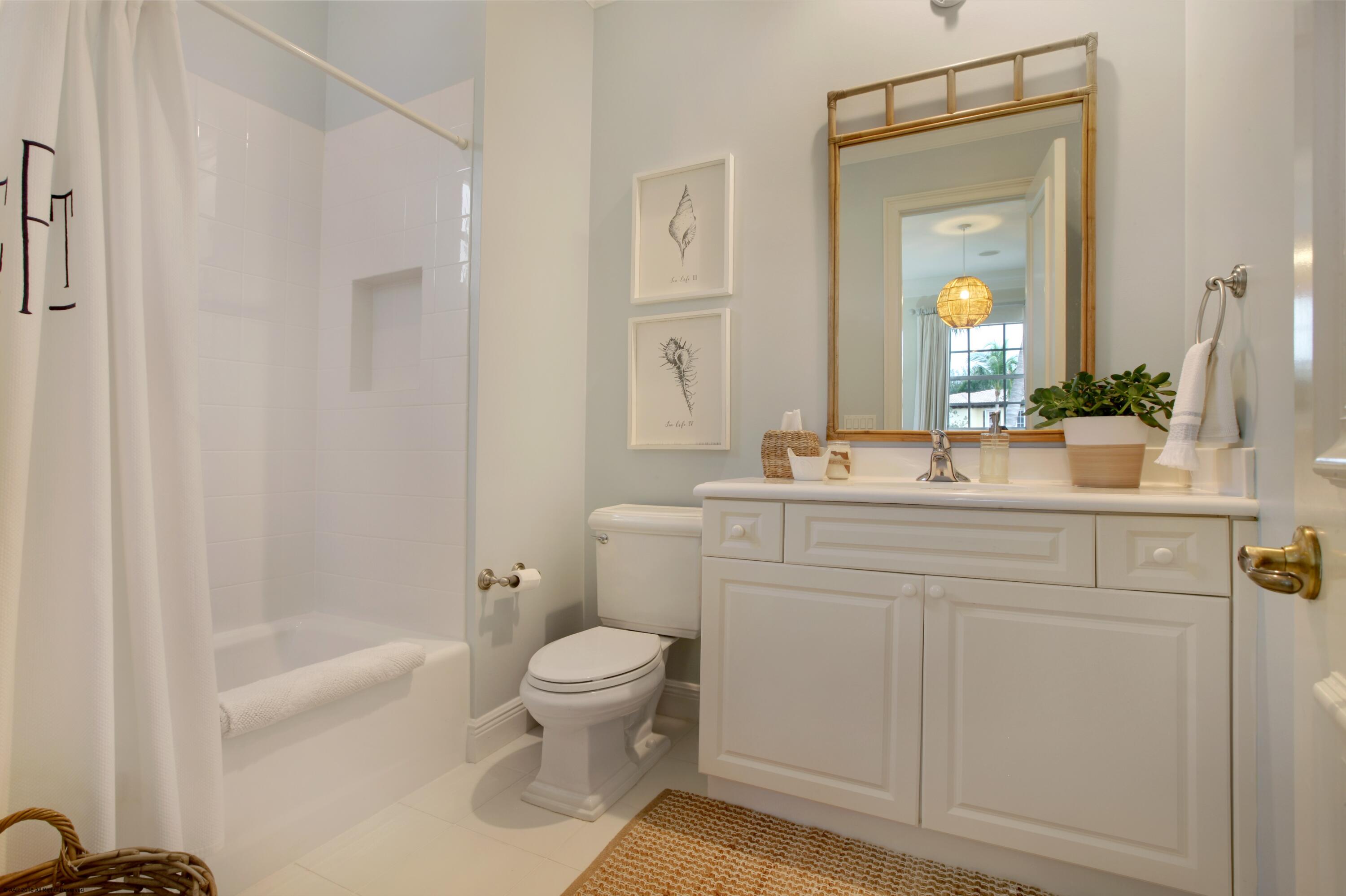 145 Segovia Way Jupiter, FL 33458 - Photo 23 of 43 SECOND BATH