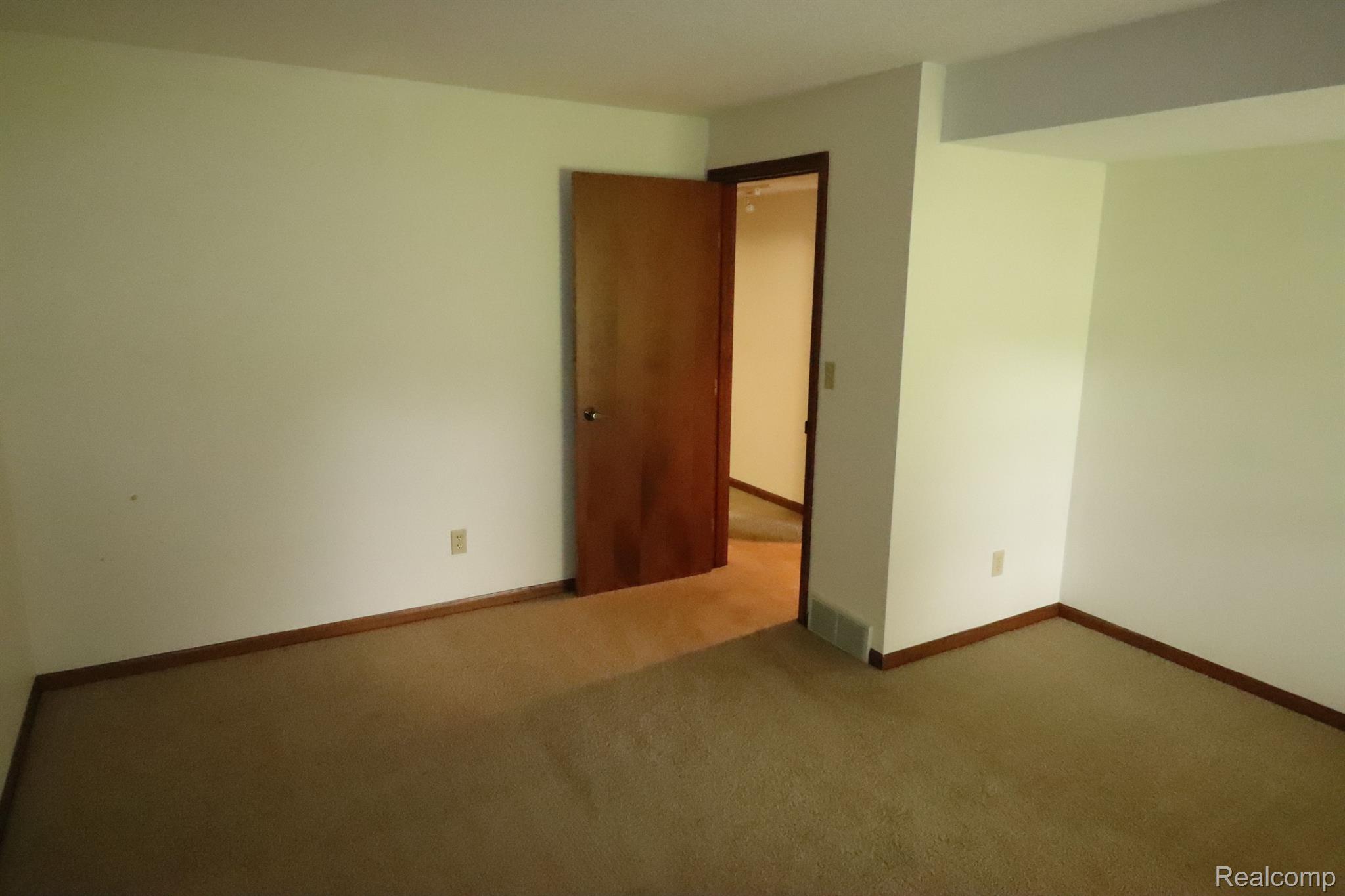 2019 Rendall Drive Jackson, MI 49201 - Photo 17 of 23 Bedroom View 2