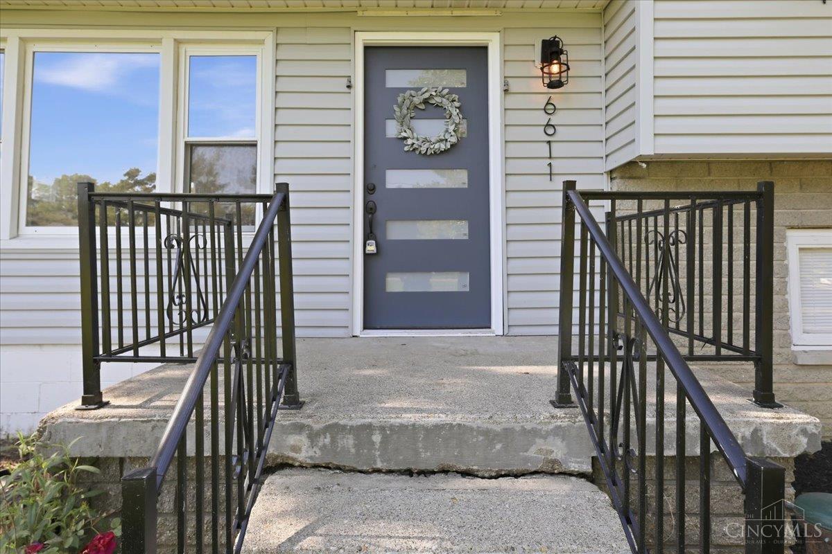6611 Hendrickson Road Middletown, OH 45044 - Photo 9 of 62