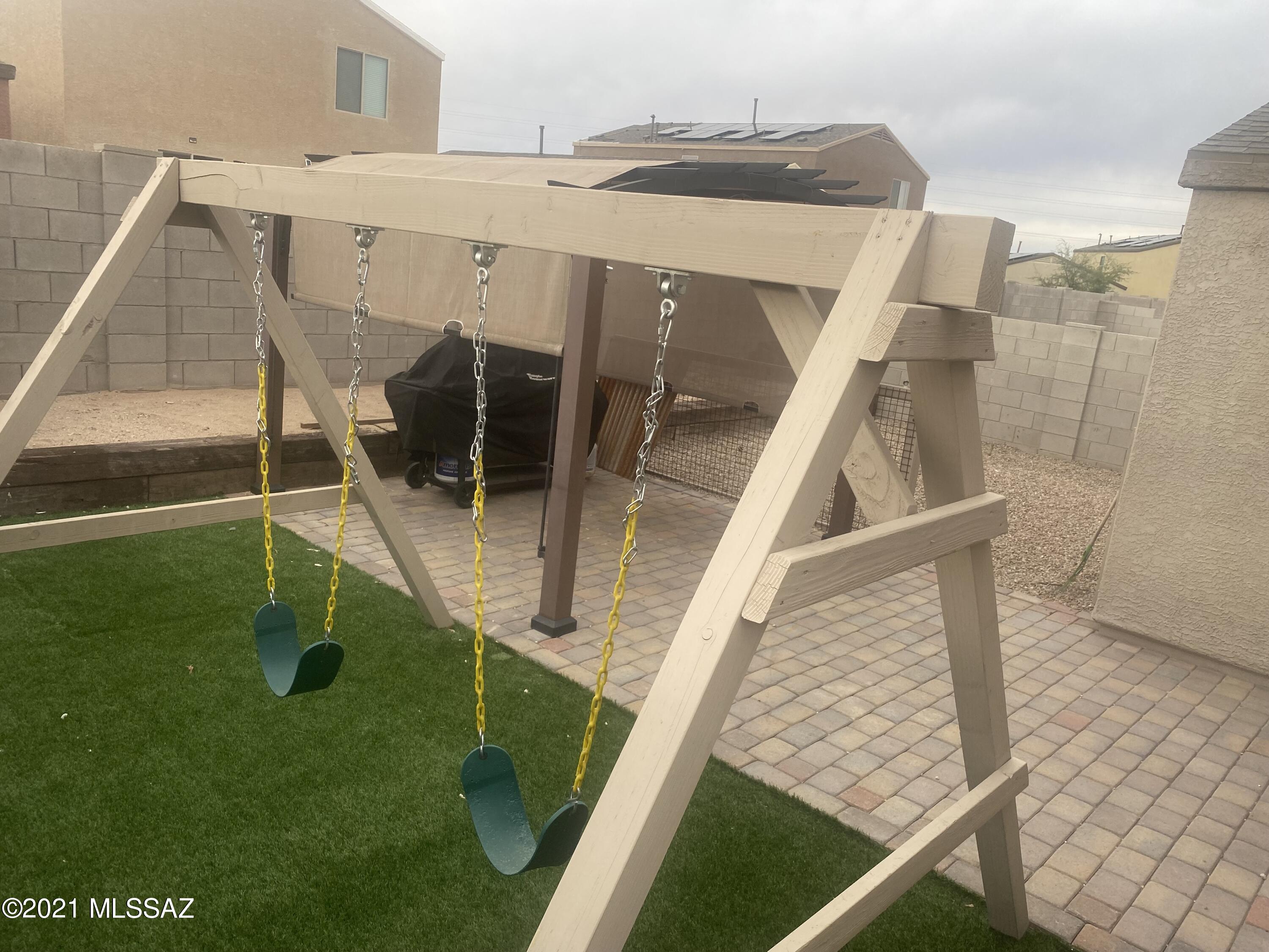 5992 South Antrim Loop Tucson, AZ 85706 - Photo 10 of 15 a view of outdoor space and deck