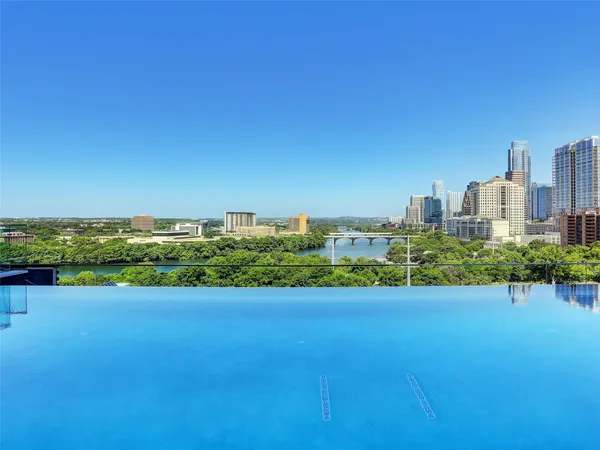 $7,950 | 70 Rainey Street, Unit 2201, Austin, TX 78701