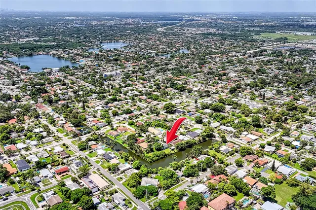 $4,500 | 216 Southwest 6th Street, Unit 216, Hallandale Beach, FL 33009