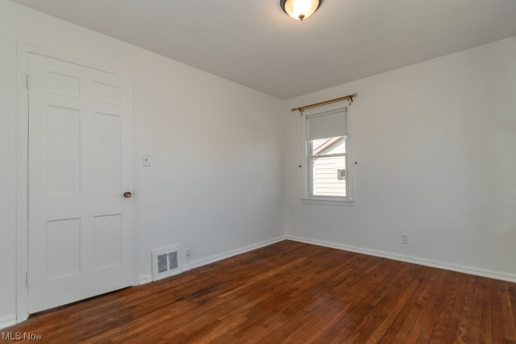 1380 Mayfield Ridge Road Cleveland, OH 44124 - Photo 11 of 28