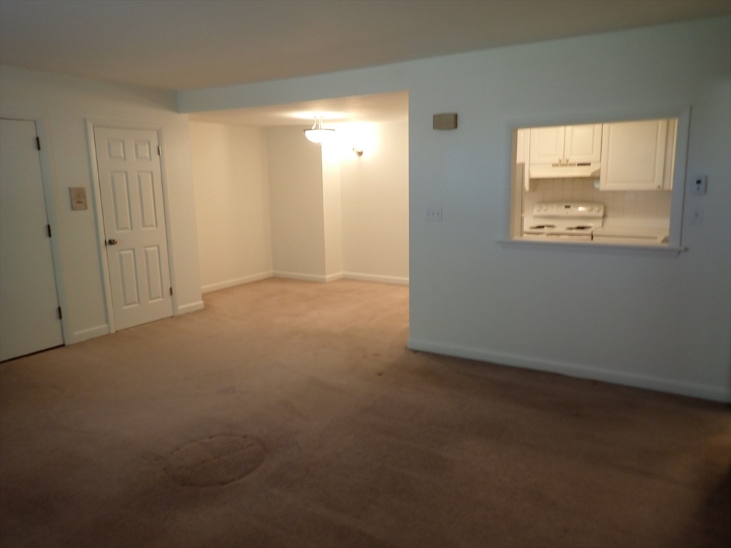 51 Jacqueline Road, Unit 3 Waltham, MA 02452 - Photo 9 of 17