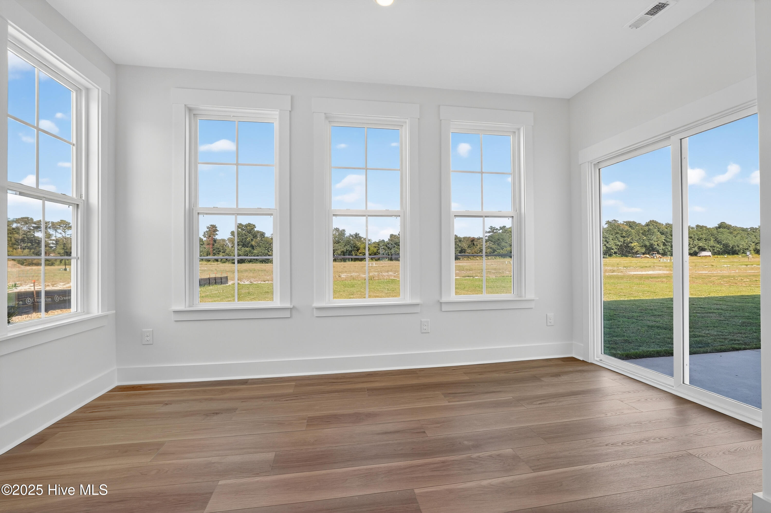 158 Lookout Point Hampstead, NC 28443 - Photo 8 of 24 **Similar Home, Finishes Will Vary**