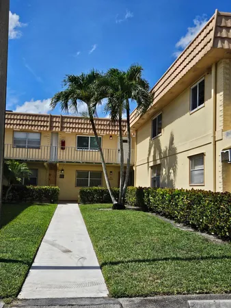 $1,400 | 211 Saxony Lane, Unit 211, Delray Beach, FL 33446