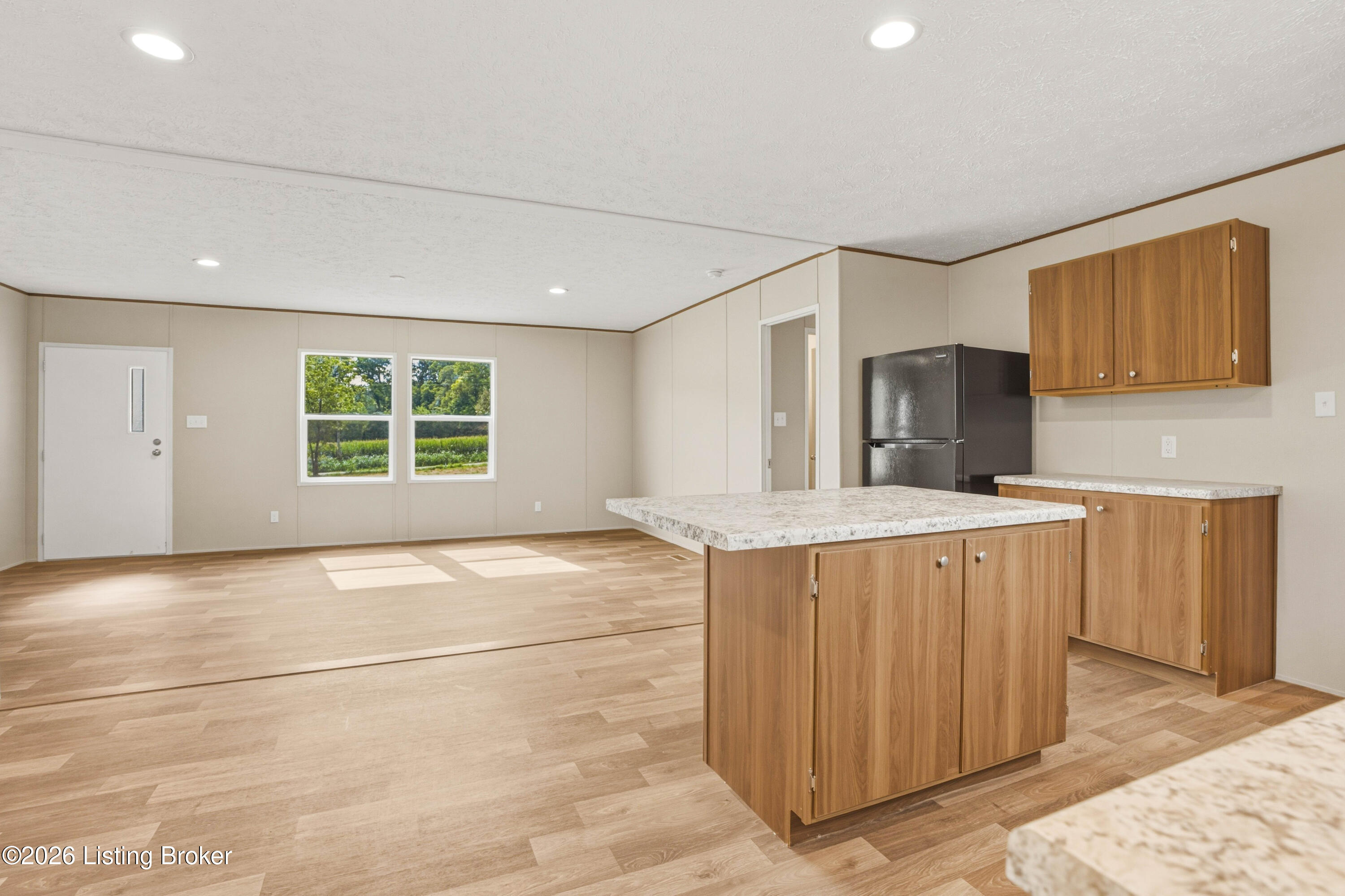 2487 Fallen Timber Road Campbellsville, KY 42718 - Photo 17 of 40 25_Kitchen_Range
