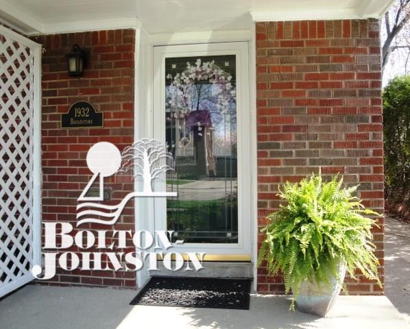 1932 Broadstone Road Grosse Pointe Woods, MI 48236 - Photo 2 of 23