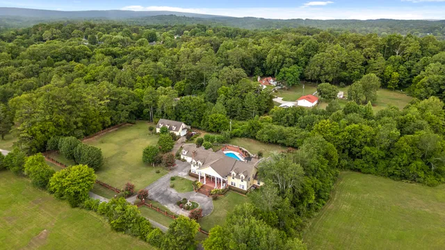 $995,000 | 5 South Orchard Drive, Chickamauga, GA 30707