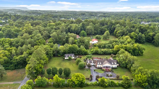 $995,000 | 5 South Orchard Drive, Chickamauga, GA 30707