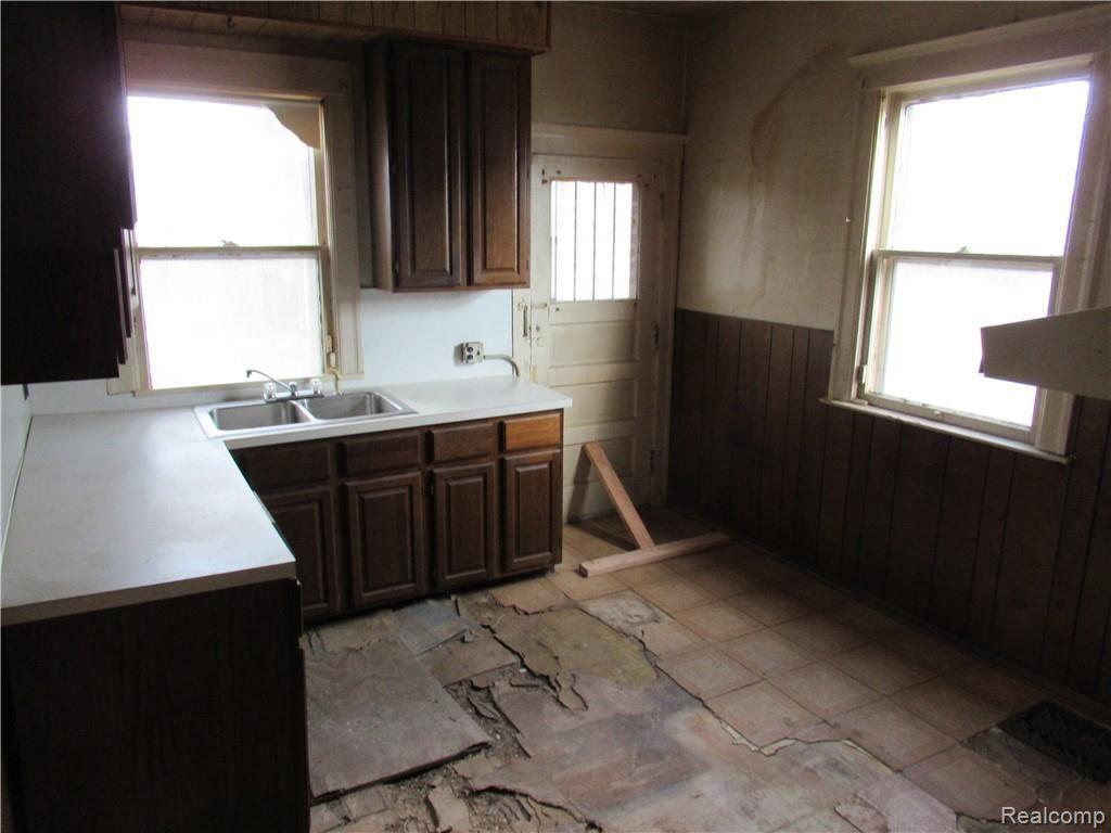 5956 Stanton Street Detroit, MI 48208 - Photo 6 of 14