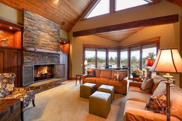 18296 Plainview Road Bend, OR 97703 - Photo 3 of 25 Gallery Image 3