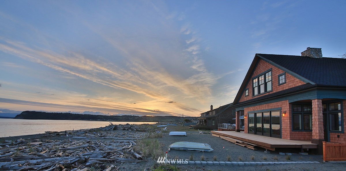 2462 Sunlight Beach Road Clinton, WA 98236 - Photo 1 of 25 Gallery Image 1