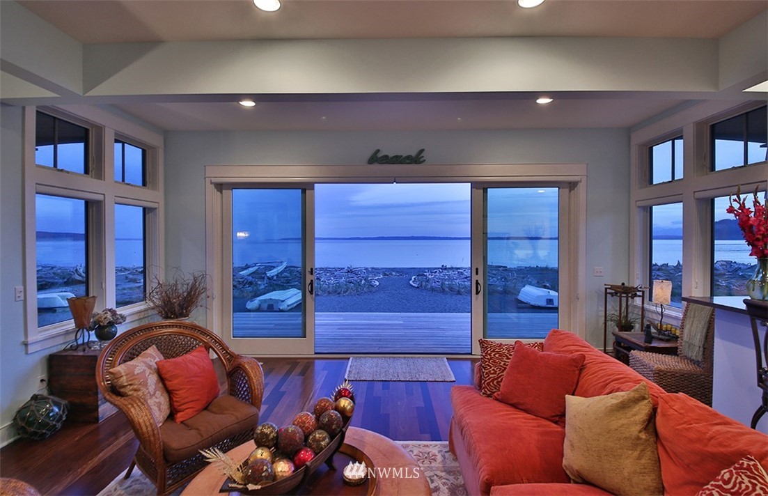 2462 Sunlight Beach Road Clinton, WA 98236 - Photo 8 of 25 Gallery Image 8