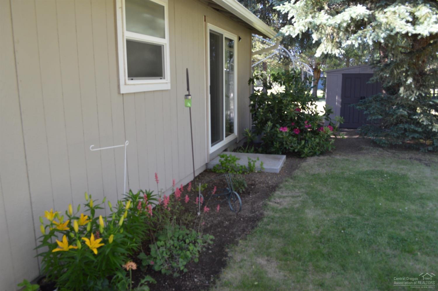 61835 Dobbin Road Bend, OR 97702 - Photo 14 of 23 Additional Photo