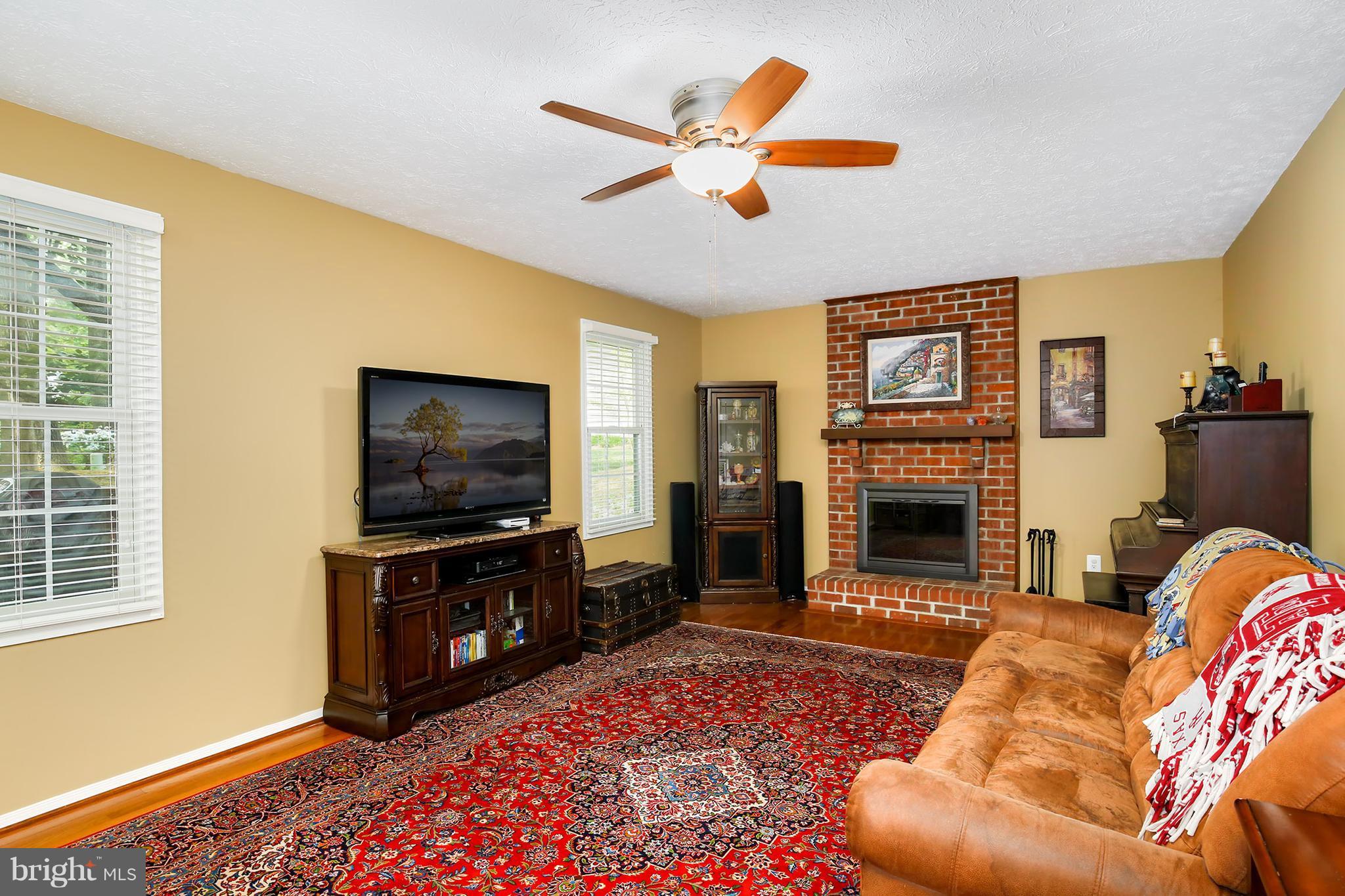 11408 Tanbark Drive Reston, VA 20191 - Photo 14 of 30 Family Room