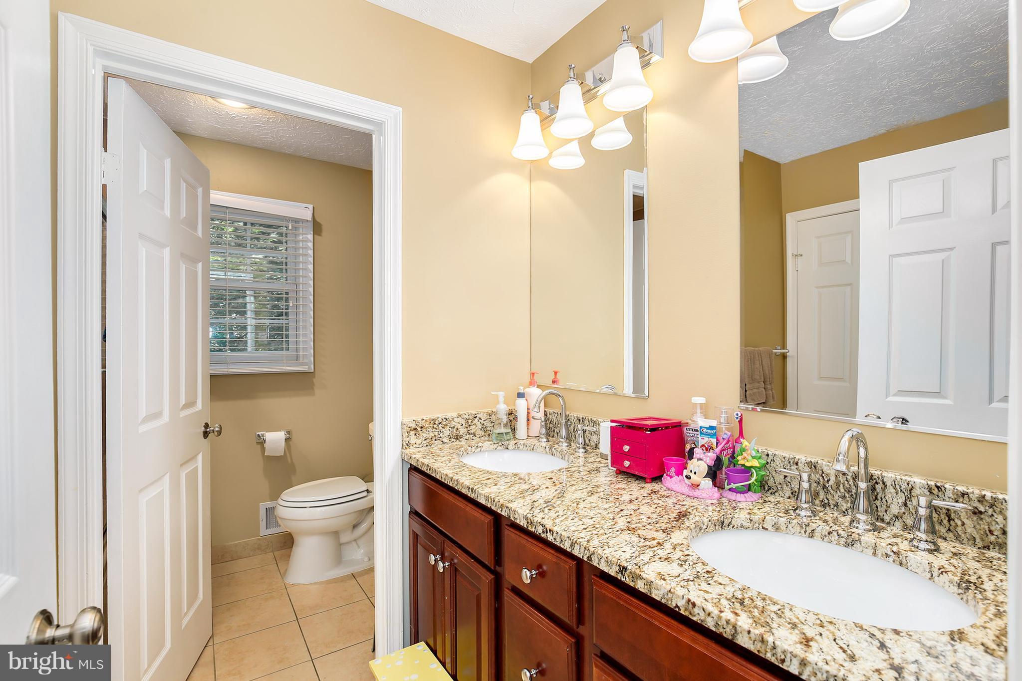 11408 Tanbark Drive Reston, VA 20191 - Photo 23 of 30 Hallway Bathroom