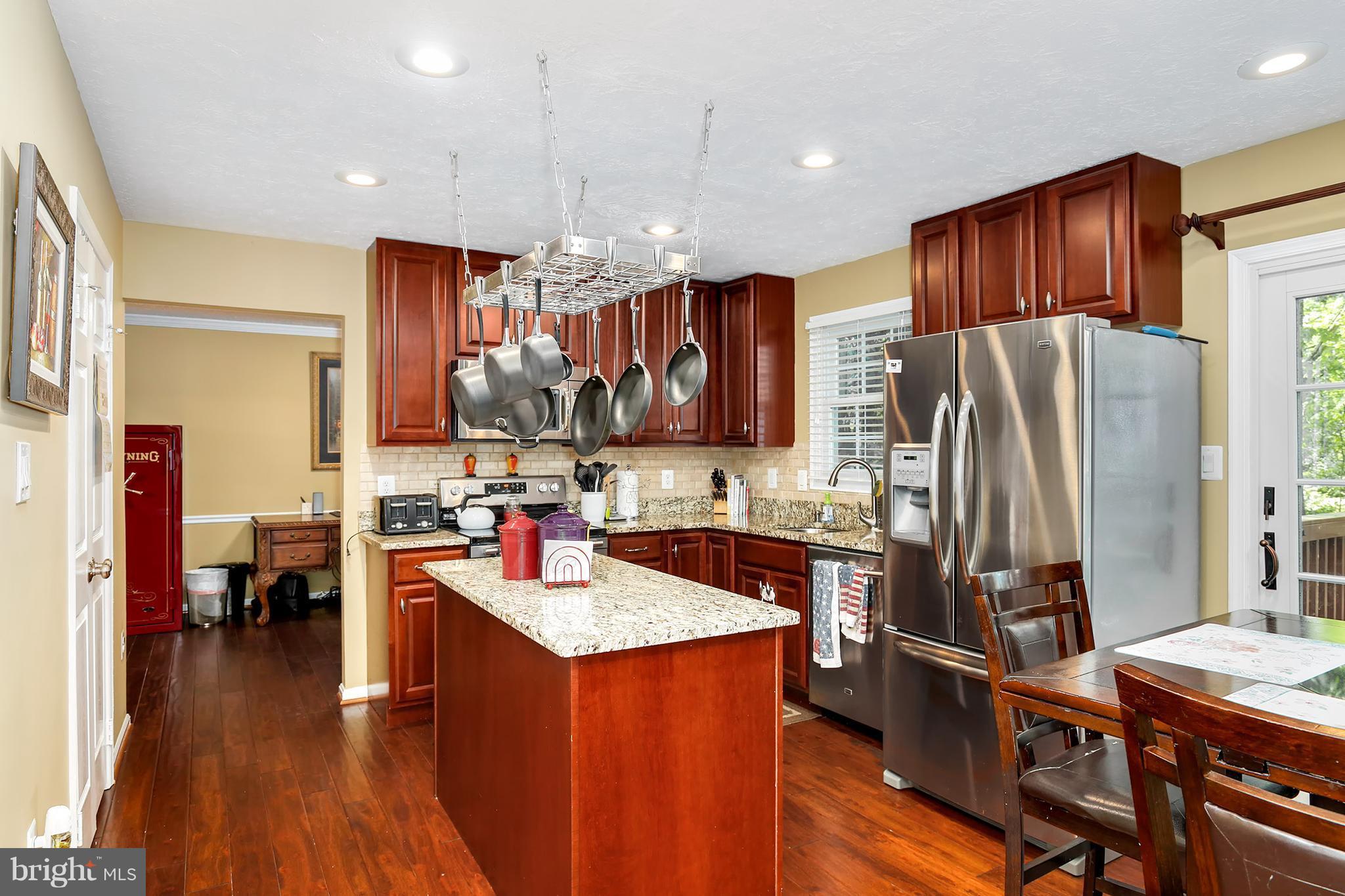 11408 Tanbark Drive Reston, VA 20191 - Photo 8 of 30 Kitchen