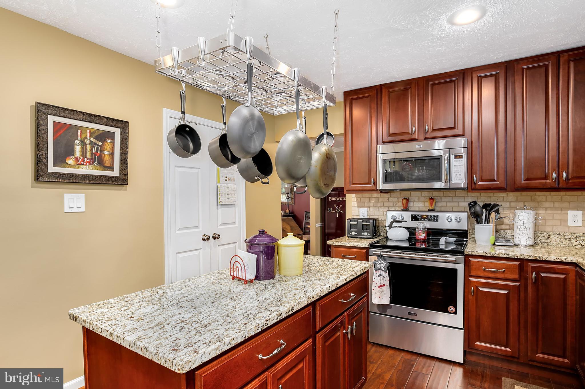 11408 Tanbark Drive Reston, VA 20191 - Photo 9 of 30 Kitchen