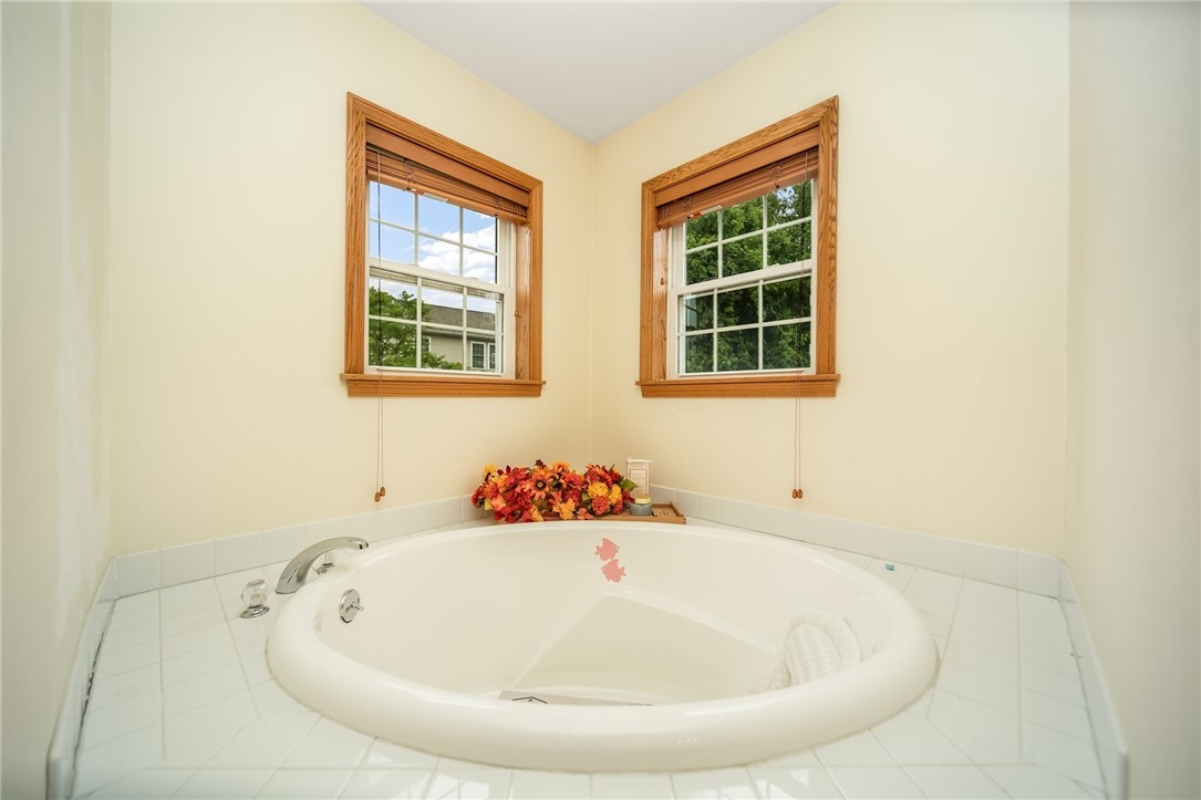 1441 Stafford Road Fall River, MA 02721 - Photo 17 of 27