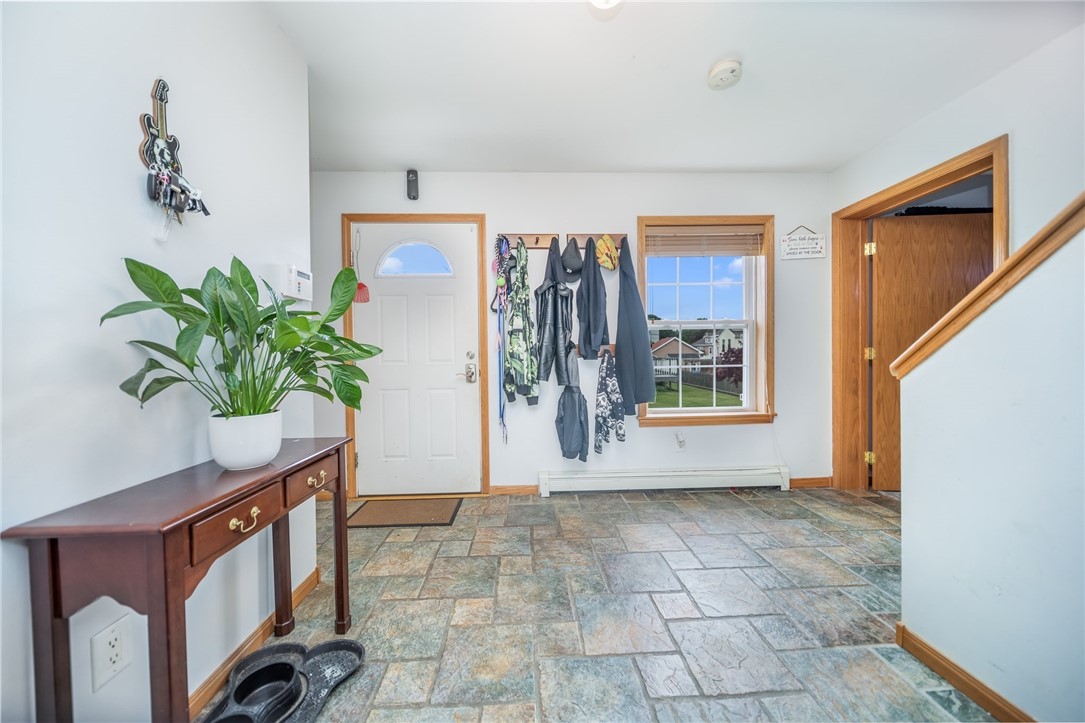 1441 Stafford Road Fall River, MA 02721 - Photo 4 of 27