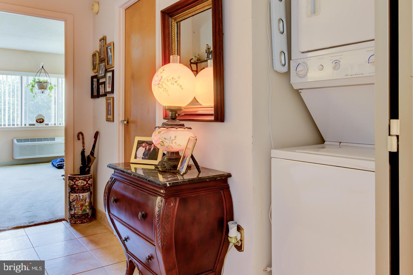 800 Avondale Road, Unit 5G Wallingford, PA 19086 - Photo 17 of 25 Hall/laundry