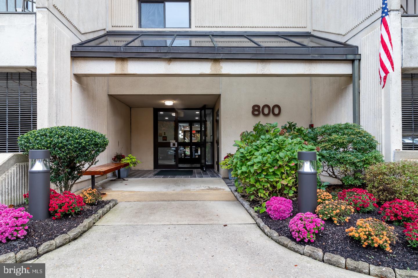 800 Avondale Road, Unit 5G Wallingford, PA 19086 - Photo 3 of 25 Lobby entrance