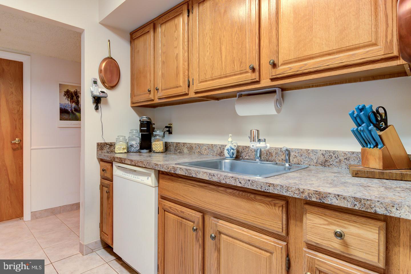 800 Avondale Road, Unit 5G Wallingford, PA 19086 - Photo 21 of 25 Kitchen