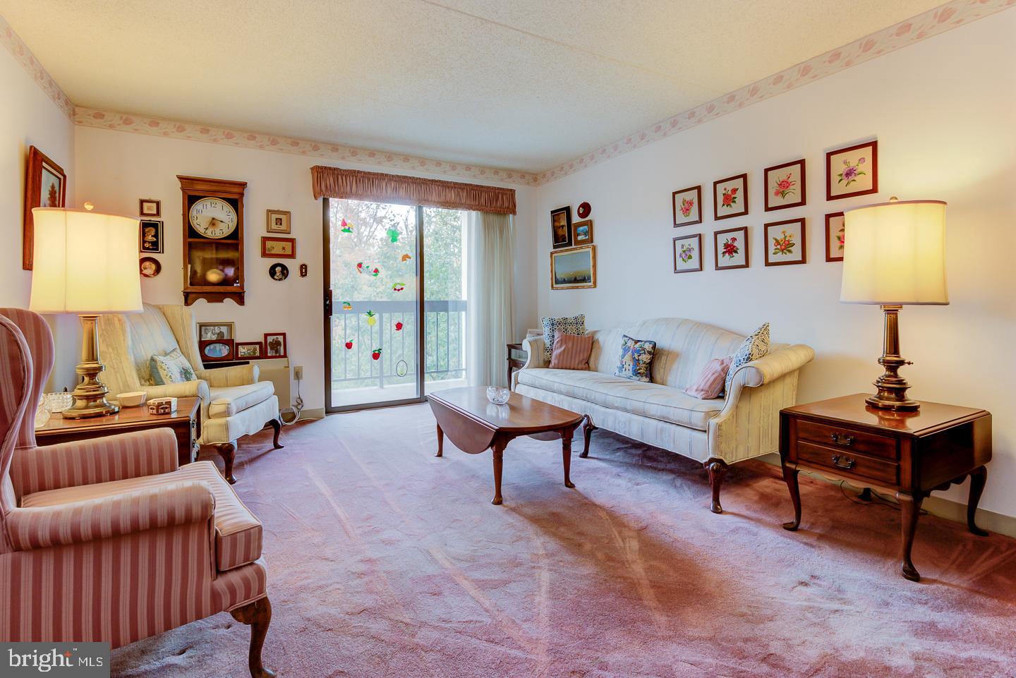 800 Avondale Road, Unit 5G Wallingford, PA 19086 - Photo 7 of 25 Living room