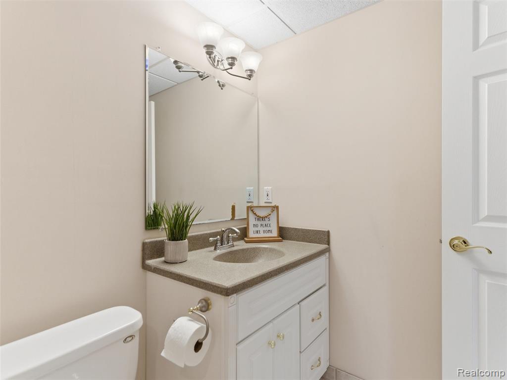 3874 Kaeleaf Road Lake Orion, MI 48360 - Photo 38 of 57 Gallery Image 38