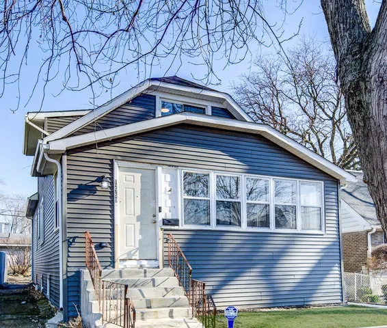 $299,000 | 12759 Clinton Avenue, Blue Island, IL 60406