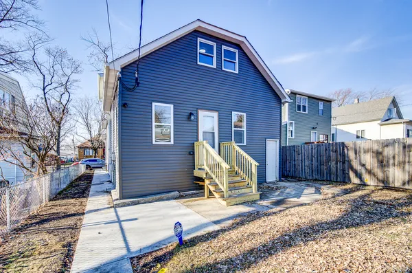 $293,000 | 12759 Clinton Avenue, Blue Island, IL 60406