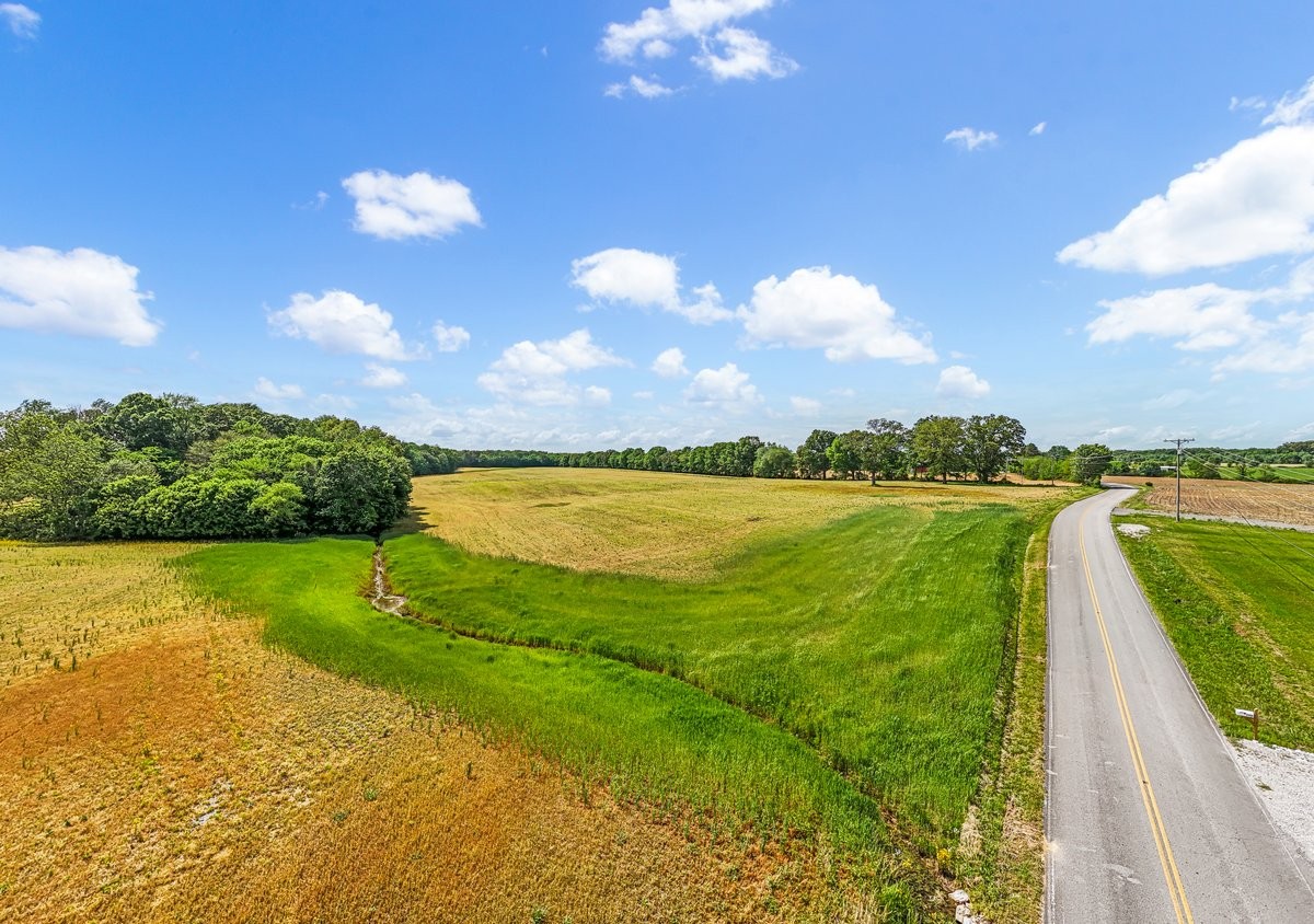 3249 Fredonia Road Manchester, TN 37355 - Photo 8 of 15 a view of an ocean from a balcony
