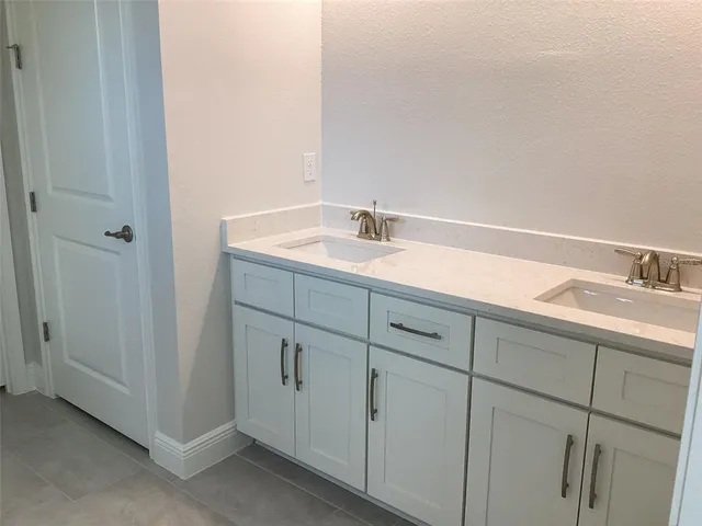 $329,000 | 10540 Southwest 49th Avenue Road, Ocala, FL 34476