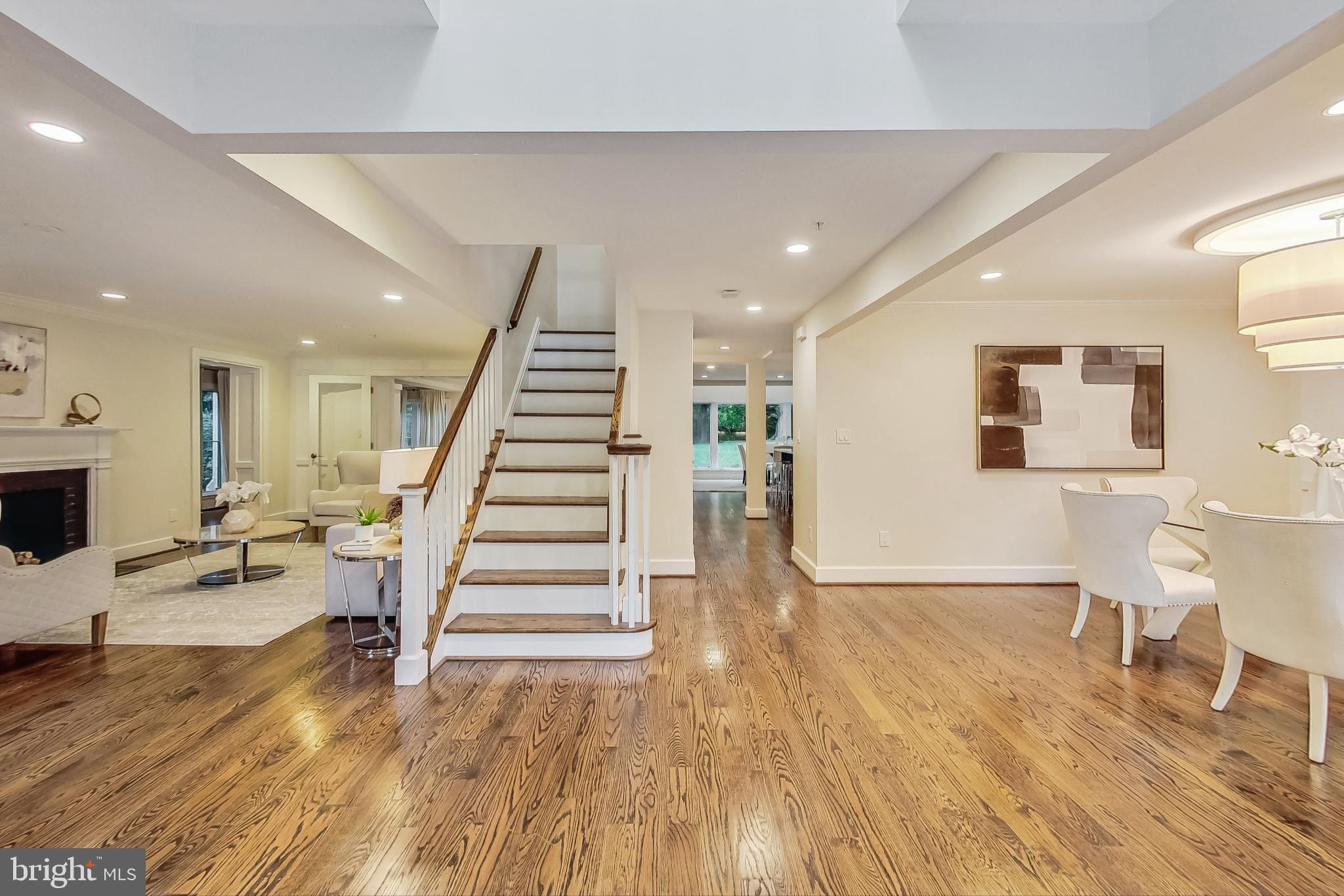 10204 Gary Road Potomac, MD 20854 - Photo 4 of 77