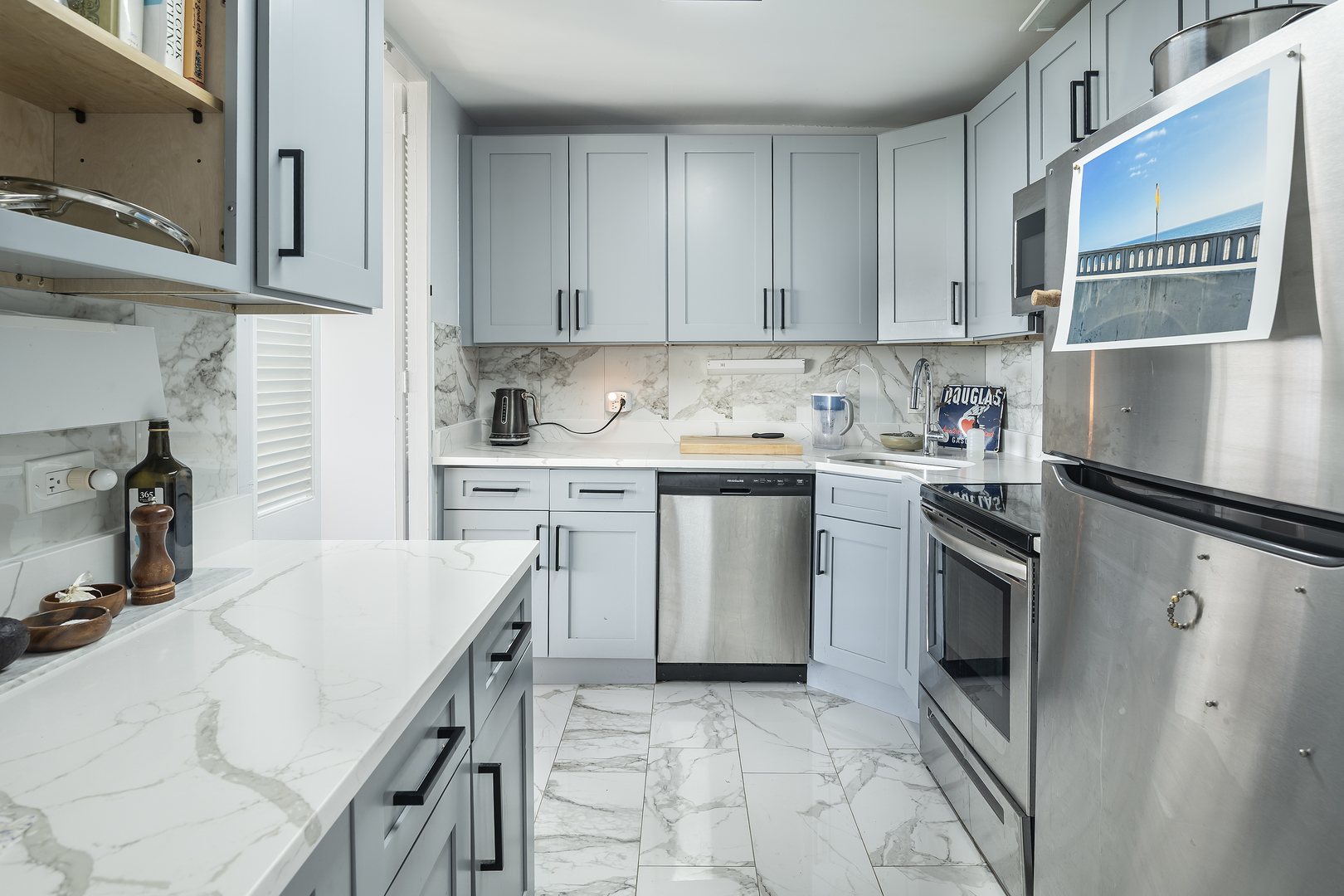 5445 North Sheridan Road, Unit 808 Chicago, IL 60640 - Photo 8 of 14