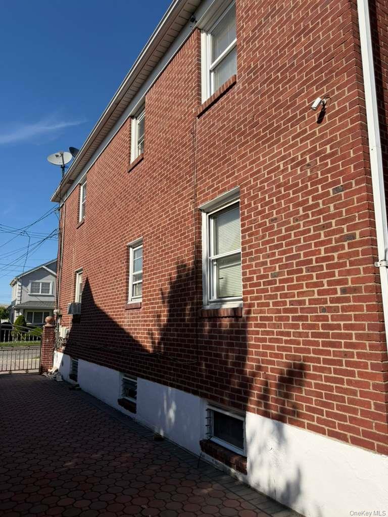 247-20 136th Road Queens, NY 11422 - Photo 10 of 11