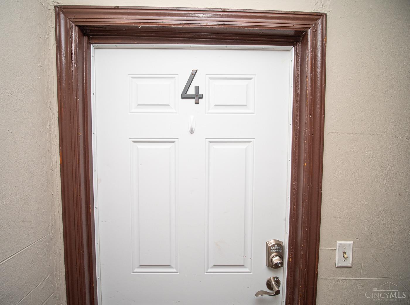 526 Riddle Crest Lane Cincinnati, OH 45220 - Photo 23 of 44 Gallery Image 23