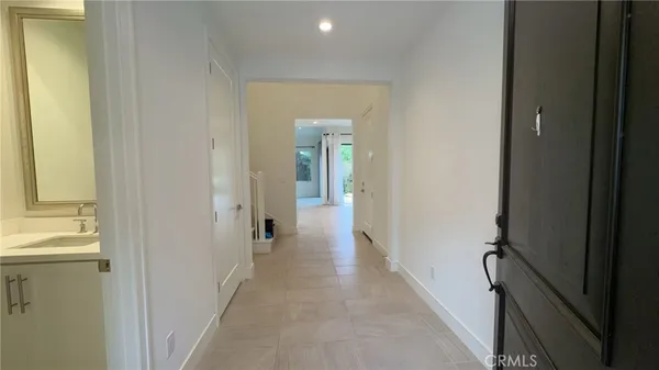 $6,800 | 112 San Benito, Irvine, CA 92618