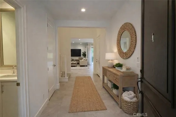 $6,800 | 112 San Benito, Irvine, CA 92618