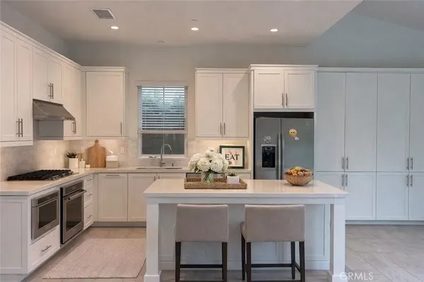 $6,800 | 112 San Benito, Irvine, CA 92618