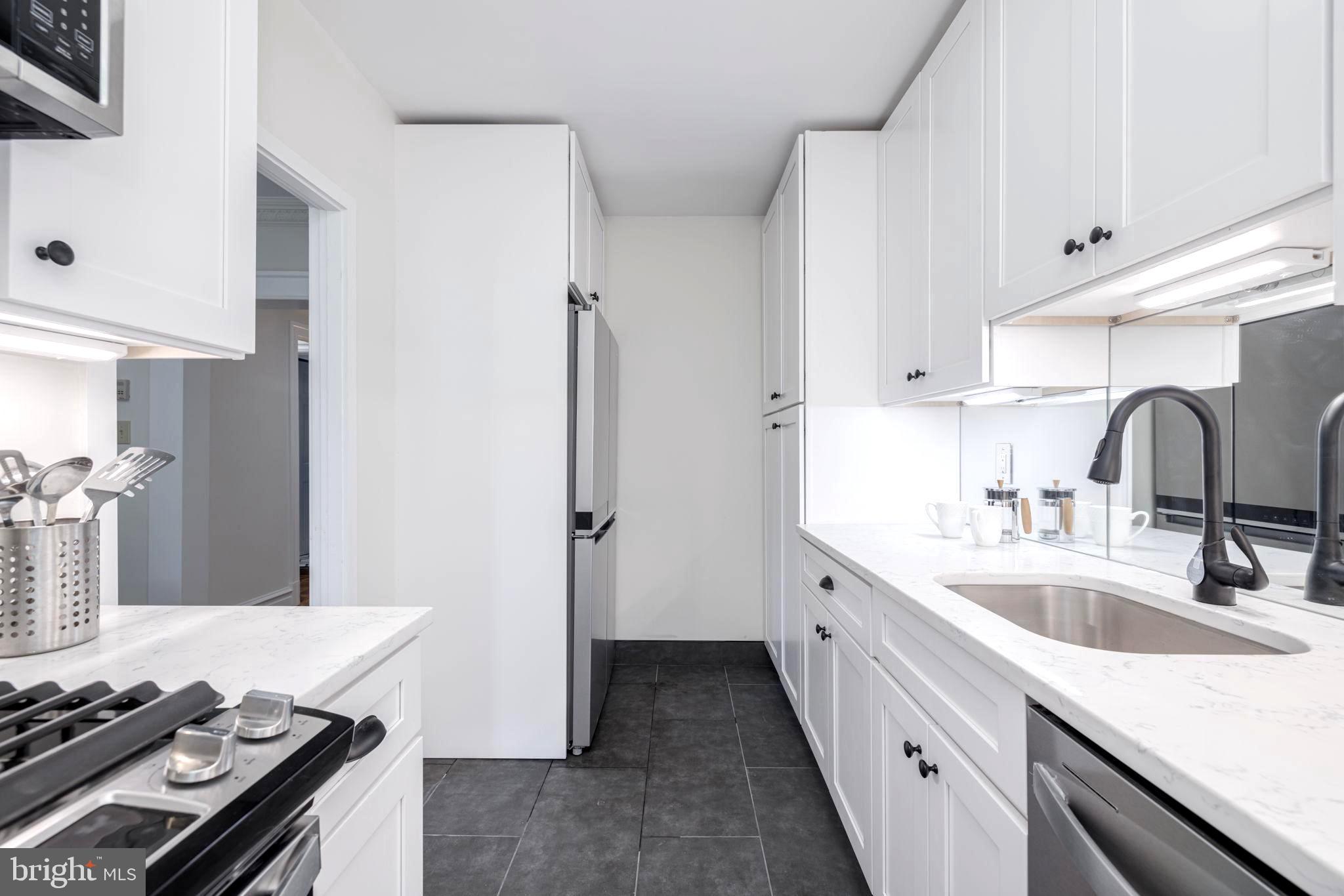 2801 Adams Mill Road Northwest, Unit 301 Washington, DC 20009 - Photo 12 of 31 Kitchen