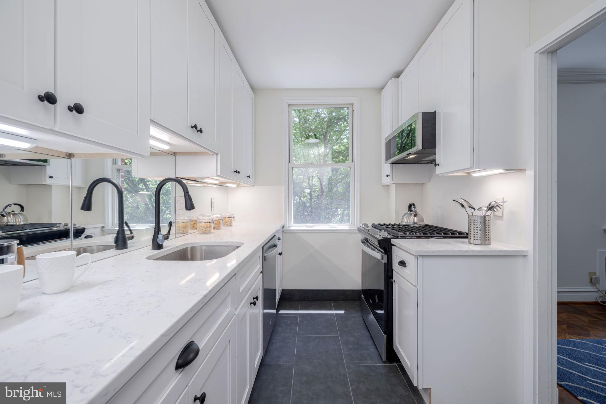 2801 Adams Mill Road Northwest, Unit 301 Washington, DC 20009 - Photo 13 of 31 Kitchen