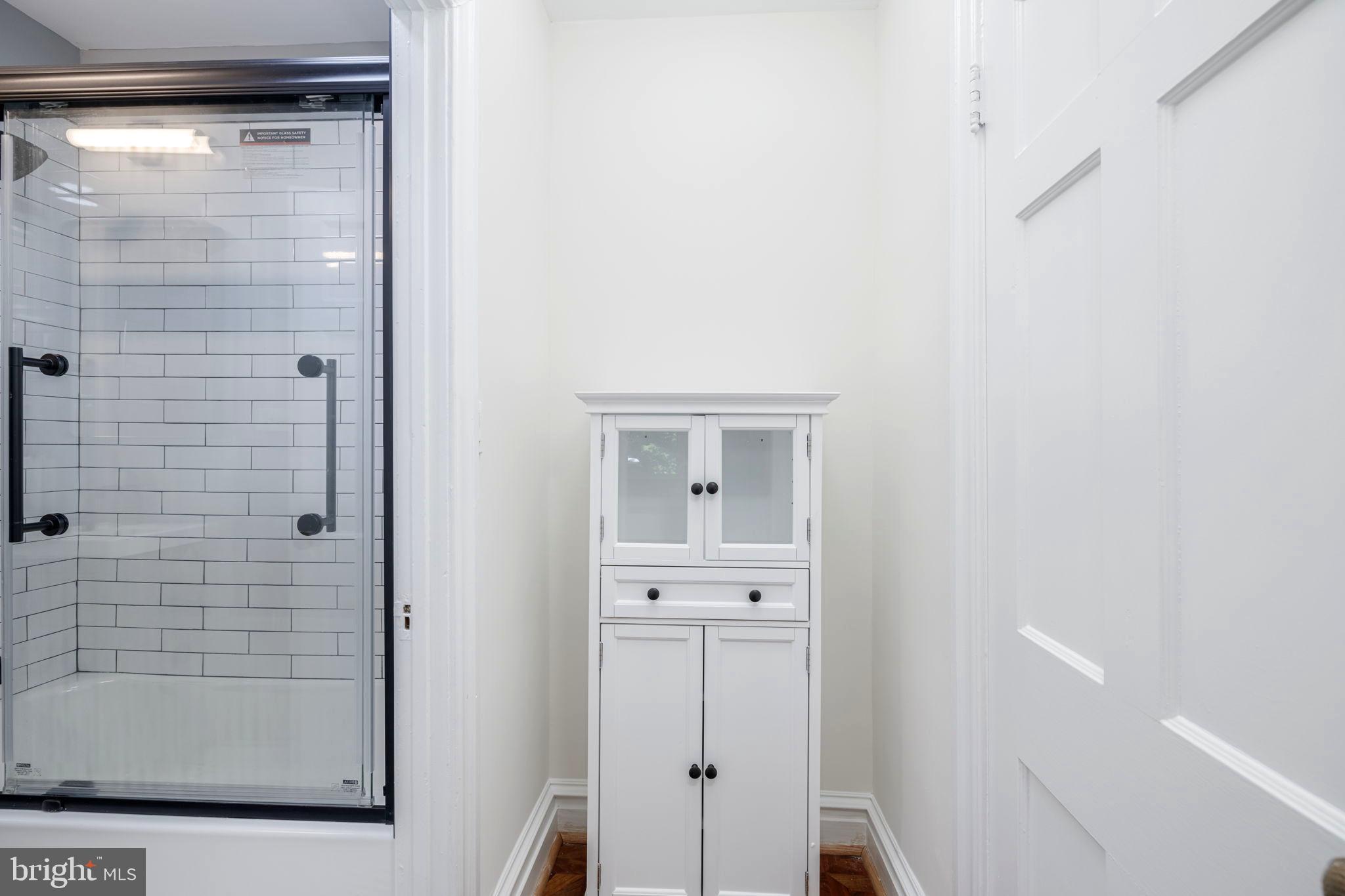 2801 Adams Mill Road Northwest, Unit 301 Washington, DC 20009 - Photo 16 of 31 2nd Bedroom/Bath