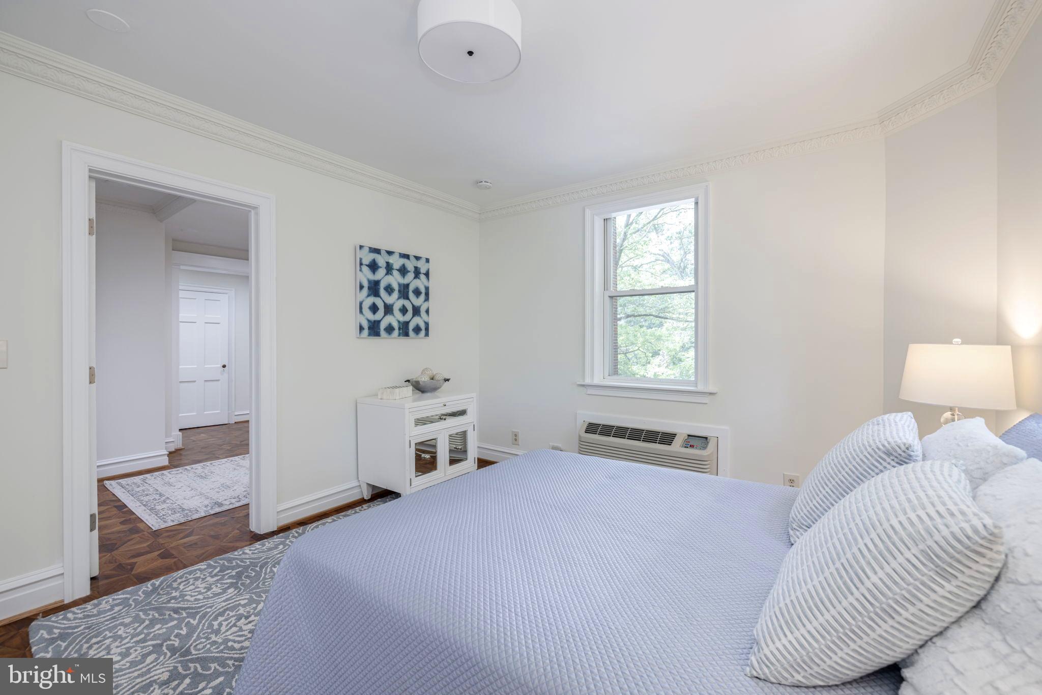 2801 Adams Mill Road Northwest, Unit 301 Washington, DC 20009 - Photo 18 of 31 2nd Bedroom en suite