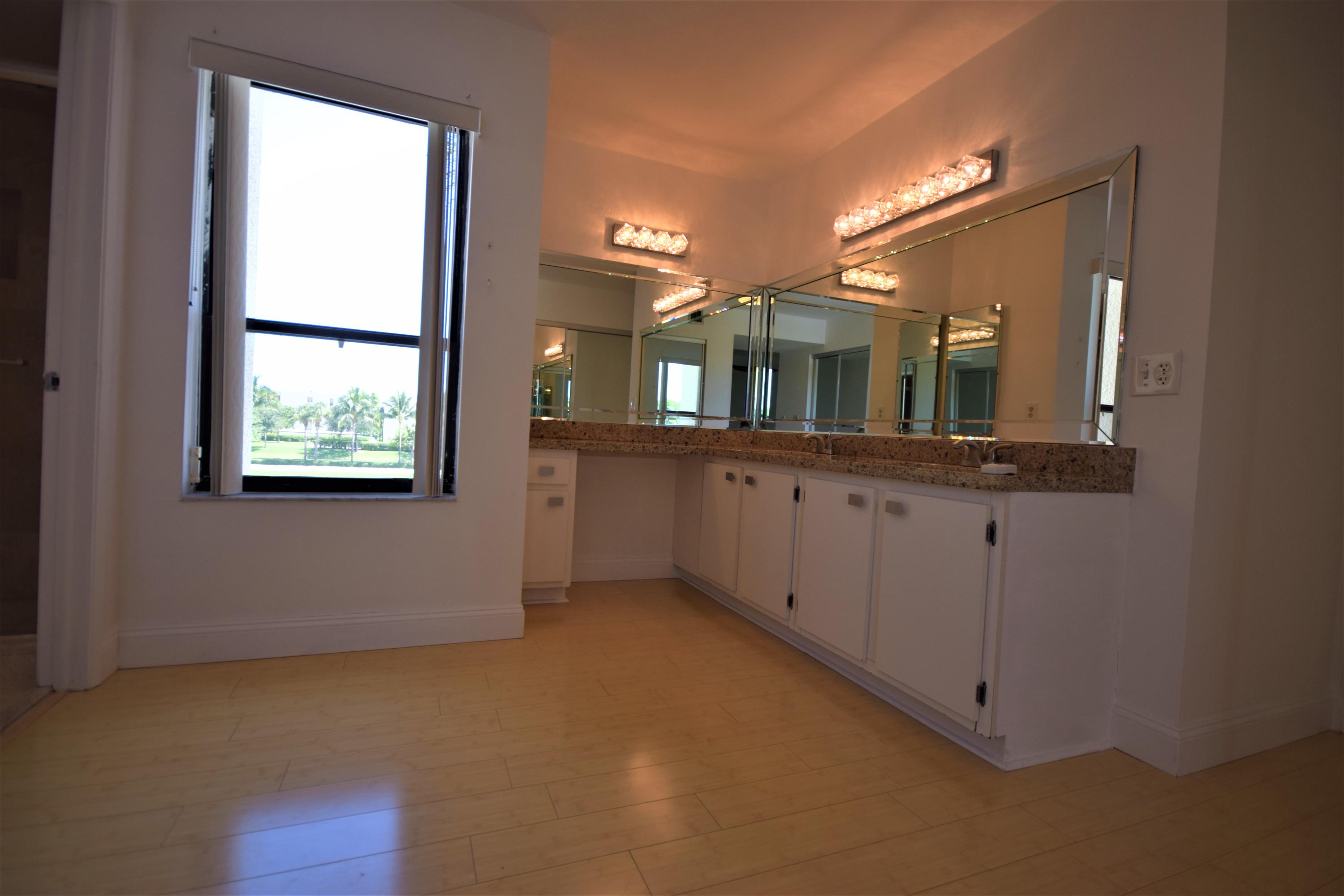 5751 Camino Del Sol, Unit 307 Boca Raton, FL 33433 - Photo 8 of 22 DSC_9651