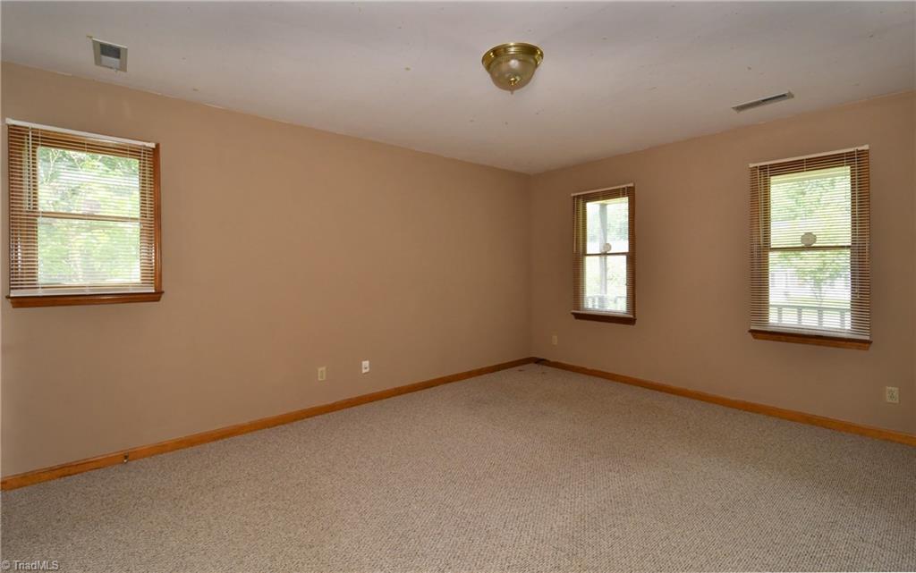 970 Ridgeview Avenue Winston-Salem, NC 27127 - Photo 8 of 16 Gallery Image 8